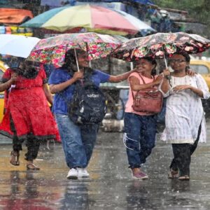 আবারও ভ্যাপসা গরমের ইঙ্গিত দক্ষিণবঙ্গে! উত্তরে ঝেঁপে বৃষ্টির পূর্বাভাস, একনজরে লেটেস্ট আপডেট আবারও ভ্যাপসা গরমের ইঙ্গিত দক্ষিণবঙ্গে! উত্তরে ঝেঁপে বৃষ্টির পূর্বাভাস, একনজরে লেটেস্ট আপডেট