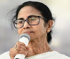 ‘রাজভবনে যাব না, ইস্তফাও দেব না’! হার নিশ্চিত হতেই কি চরম সিদ্ধান্ত মমতার? তুঙ্গে নাটক! ‘রাজভবনে যাব না, ইস্তফাও দেব না’! হার নিশ্চিত হতেই কি চরম সিদ্ধান্ত মমতার? তুঙ্গে নাটক!