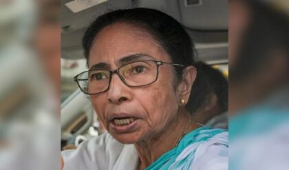 মমতা ইস্তফা না দিলে কি বাংলায় জারি হবে রাষ্ট্রপতির শাসন? অবসরপ্রাপ্ত প্রধান বিচারপতির মন্তব্যে তোলপাড়!
