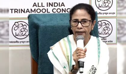 ‘আমরা সিপিএমের অফিস দখল করিনি!’ তৃণমূল ভবন ও অভিষেকের অফিসে হামলার অভিযোগে অগ্নিগর্ভ মমতা