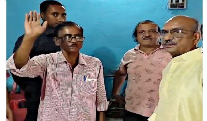 রাজ্য রাজনীতিতে বিরল সৌজন্য! বামেদের পার্টি অফিস দখলমুক্ত করে ফরওয়ার্ড ব্লককে ফেরালেন বিজেপি বিধায়ক