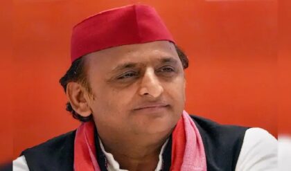 ২০২৭-এর আগেই অখিলেশের মাস্টারস্ট্রোক! হঠাৎ কেন আইপ্যাক-এর হাত ছাড়লেন সপা প্রধান? নেপথ্যে বিস্ফোরক কারণ