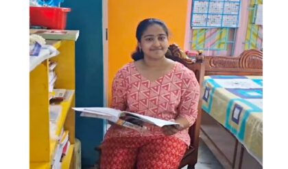 রেডিমেড নোট নয়, পাঠ্যবইয়েই লুকিয়ে সাফল্যের চাবিকাঠি! মাধ্যমিকে ষষ্ঠ অর্জয়িতার সিক্রেট ফাঁস