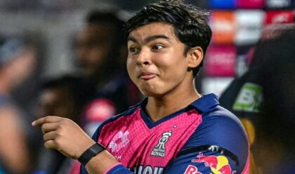 আইপিএলে ১৫ বছরের বৈভবকে খেলানো কি ‘বেআইনি’? মুখ খুললেন আইন বিশেষজ্ঞরা!