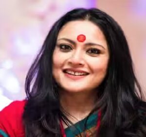 গ্ল্যামার ওয়ার্ল্ড থেকে সরাসরি নবান্ন! শুভেন্দুর মন্ত্রিসভায় অগ্নিমিত্রা পাল, কেমন ছিল ফ্যাশন ডিজাইনার থেকে মন্ত্রী হওয়ার সেই রূপকথার সফর?