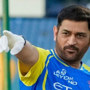 মাঠের বাইরেও ক্যাপ্টেন কুল-এর ‘হেলিকপ্টার শট’! বিহার-ঝাড়খণ্ডে সর্বোচ্চ আয়কর দাতা মহেন্দ্র সিং ধোনি