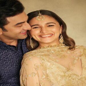 ২৫০ কোটির বাংলোয় থেকেও কেন ছেলে-বউমার ঘরে ঢোকেন না নীতু? রণবীর-আলিয়াকে নিয়ে শাশুড়ির গোপন নিয়ম ফাঁস! ২৫০ কোটির বাংলোয় থেকেও কেন ছেলে-বউমার ঘরে ঢোকেন না নীতু? রণবীর-আলিয়াকে নিয়ে শাশুড়ির গোপন নিয়ম ফাঁস!