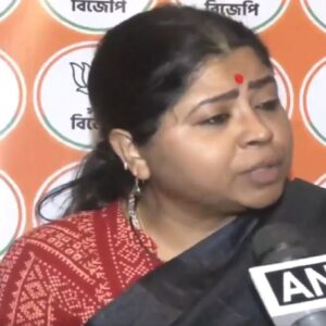 ‘বিপদে পড়ে বামেদের পায়ে ধরছেন!’ বিরোধী জোট ইস্যুতে মমতাকে ধুয়ে দিলেন কেয়া