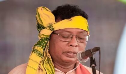 ১৫ বছর পর জঙ্গলমহলে খুশির জোয়ার! ক্ষুদিরাম টুডু পূর্ণমন্ত্রী হতেই বাঁধভাঙা উচ্ছ্বাস গ্রামে