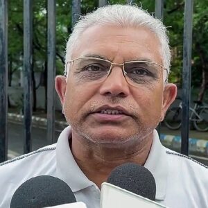 মমতার ‘জোট’ বার্তায় দিলীপের বিস্ফোরক স্যান্ডউইচ তত্ত্ব! তুঙ্গে রাজনৈতিক পারদ, বঙ্গ রাজনীতিতে নতুন মোড়?