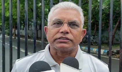 মমতার ‘জোট’ বার্তায় দিলীপের বিস্ফোরক স্যান্ডউইচ তত্ত্ব! তুঙ্গে রাজনৈতিক পারদ, বঙ্গ রাজনীতিতে নতুন মোড়?