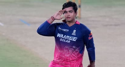 ১৩ বছরের বৈভবের ব্যাটে এবার কি টিম ইন্ডিয়ার স্বপ্ন? অশ্বিনের এক দাবিতে তোলপাড় ক্রিকেট মহল!