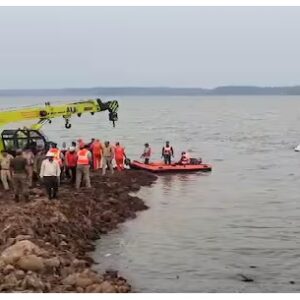 মাঝনদীতে যমদূত! বাঁচার জন্য চিৎকার, অথচ পরিবারকে মৃত্যুর মুখে ফেলে পালালেন মাঝিরা!