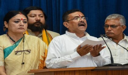 লক্ষ্মীর ভাণ্ডার থেকে বার্ধক্য ভাতা—তালিকায় কি আপনার নাম থাকবে? নবান্নের নতুন কড়া পদক্ষেপে বাড়ছে উদ্বেগ!