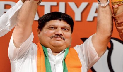 ‘মমতাও চোর, ভাইপোও চোর!’ সুজিত বসু গ্রেফতার হতেই ব্যারাকপুরের অর্জুনের মুখে আগ্নেয়গিরি!