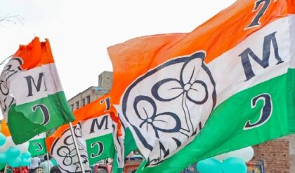 এলাকা কাঁপানো নেতার শেষরক্ষা হলো না! তোলাবাজি ও সালিশি সভার দাপট থামিয়ে শ্রীঘরে তৃণমূল কাউন্সিলার এলাকা কাঁপানো নেতার শেষরক্ষা হলো না! তোলাবাজি ও সালিশি সভার দাপট থামিয়ে শ্রীঘরে তৃণমূল কাউন্সিলার