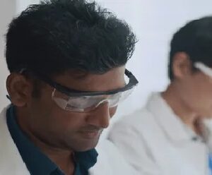 মধ্যবিত্তের বিদেশ বিভুঁইয়ে পড়ার স্বপ্নে বড় ধাক্কা! ‘বিদেশি’ পড়ুয়াদের ফি একধাক্কায় বহুগুণ বাড়াচ্ছে ফ্রান্স!