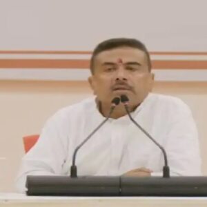 “মহিলারা অঝোরে কাঁদছেন, আমি বললাম কী হল?” ফলতার মঞ্চ থেকে চোখের জলের আসল রহস্য ফাঁস করলেন মুখ্যমন্ত্রী শুভেন্দু!