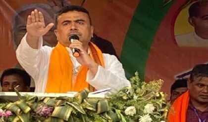 “কোথায় পুষ্পা, কোথায় আপনি? দেখতেই পাচ্ছি না!” ফলতার মাঠে দাঁড়িয়ে তৃণমূলের দোর্দণ্ডপ্রতাপ নেতাকে খোলা চ্যালেঞ্জ শুভেন্দুর