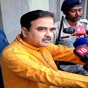 “দেওয়ালে দগদগে রক্তের দাগ, এখনও বন্ধ একটা ঘর!” আর জি কর ফাইল খুলতেই অভিজিতের এই বিস্ফোরক দাবীতে কাঁপছে বাংলা “দেওয়ালে দগদগে রক্তের দাগ, এখনও বন্ধ একটা ঘর!” আর জি কর ফাইল খুলতেই অভিজিতের এই বিস্ফোরক দাবীতে কাঁপছে বাংলা