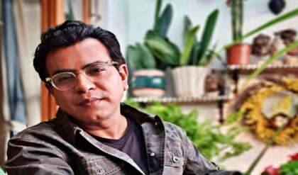 “অচলায়তনে ধুলো জমে রয়েছে, সরাতে সময় লাগবে!” টলিউড নাকি রাজনীতি—কাকে বিঁধলেন রুদ্রনীল ঘোষ?