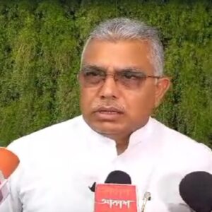 ‘তৃণমূল জানে ওরা হারছে!’ গণনার আগের রাতেই দিলীপের মুখে ‘বিজেপি সরকার’, পাল্টা হুঁশিয়ারিতে কাঁপছে বাংলা