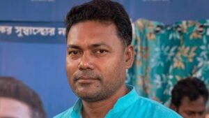 “তৃণমূল নেতার ব্যাগে ৬ রাউন্ড গুলি!”-অবশেষে গ্রেফতার ডায়মন্ড হারবারের কাউন্সিলর