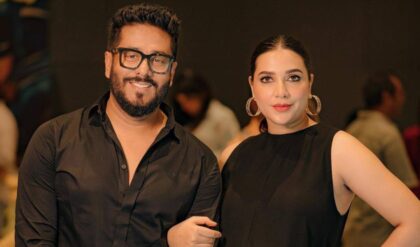 “রাজকে কাদা-বৃষ্টি ও ‘চোর’ স্লোগান!”-স্বামী অপমানে ফুঁসছেন শুভশ্রী, দিলেন জবাব