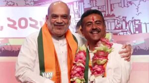 মমতার ‘বটগাছ’ থেকে শাহের ‘পা ছুঁয়ে প্রণাম’—কীভাবে বাংলার মসনদে বসলেন সেই দিনের ‘বিদ্রোহী’ শুভেন্দু?