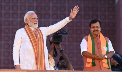 “৯ বম রাজ্য হিসেবে ইতিহাস গড়ল বাংলা”-মোদীর জাদুতে তাসের ঘরের মতো ভাঙল তৃণমূলের দুর্গ! “৯ বম রাজ্য হিসেবে ইতিহাস গড়ল বাংলা”-মোদীর জাদুতে তাসের ঘরের মতো ভাঙল তৃণমূলের দুর্গ!