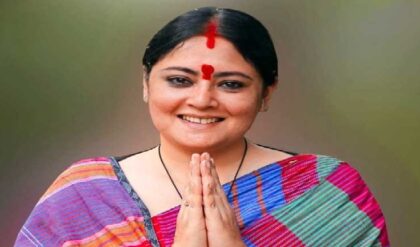 বলিউড তারকাদের ডিজাইনার থেকে সরাসরি মুখ্যমন্ত্রী! অগ্নিমিত্রার হাতেই কি উঠতে চলেছে বাংলার ব্যাটন?