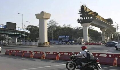 চিংড়িঘাটা নিয়ে চূড়ান্ত অ্যাকশন! ১২০ ঘণ্টা যান নিয়ন্ত্রণ, অফিস টাইমে বেরোনোর আগে সাবধান চিংড়িঘাটা নিয়ে চূড়ান্ত অ্যাকশন! ১২০ ঘণ্টা যান নিয়ন্ত্রণ, অফিস টাইমে বেরোনোর আগে সাবধান