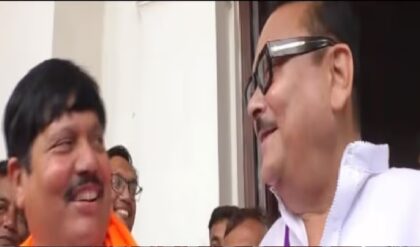 “মদনদা যেকোনো সময় আমাদের দলে আসবে!”-অর্জুনের দাবিতে কি সিলমোহর কামারহাটির বিধায়কের?