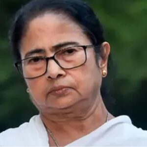 ফল বেরোতেই কালীঘাটে জরুরি তলব! কেন দুই দিন ঘরবন্দি হয়ে বৈঠকে বসছেন মমতা? ফল বেরোতেই কালীঘাটে জরুরি তলব! কেন দুই দিন ঘরবন্দি হয়ে বৈঠকে বসছেন মমতা?