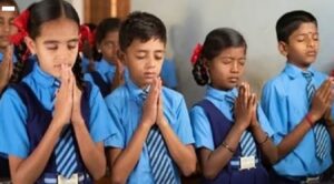 স্কুল শুরুর আগে গাইতেই হবে ঋষি বঙ্কিমচন্দ্রের স্তোত্র! নয়া ফরমানে কি বদলে যাচ্ছে বাংলার শিক্ষাঙ্গনের চেনা ছবি?