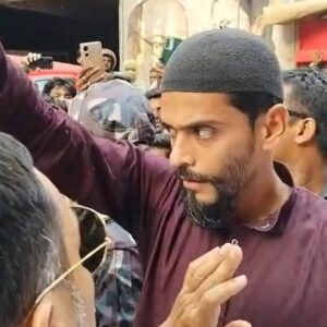 আগুনের পর এবার বুলডোজার! তিলজলায় বেআইনি বাড়ি ভাঙা ঘিরে রক্তক্ষয়ী সংগ্রাম, তপ্ত এলাকায় বিশাল পুলিশ বাহিনী। আগুনের পর এবার বুলডোজার! তিলজলায় বেআইনি বাড়ি ভাঙা ঘিরে রক্তক্ষয়ী সংগ্রাম, তপ্ত এলাকায় বিশাল পুলিশ বাহিনী।