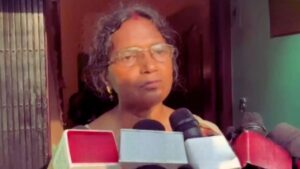 “সব অপরাধীর নেত্রী মমতাই, উনি জেলে গেলেই…” আরজি কর কাণ্ডে সুতীব্র আক্রমণ নির্যাতিতার মায়ের!