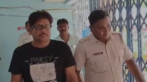 “তোলা আদায় বা কাটমানি নেয়ার অভিযোগ”-কৃষ্ণনগরে গ্রেপ্তার হলেন তৃণমূল নেতা