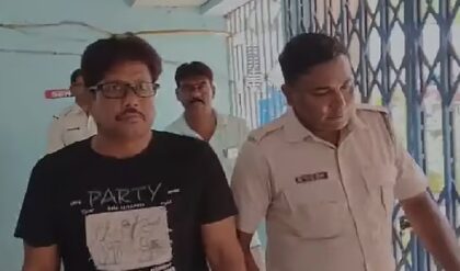 “তোলা আদায় বা কাটমানি নেয়ার অভিযোগ”-কৃষ্ণনগরে গ্রেপ্তার হলেন তৃণমূল নেতা