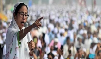 ইদের মঞ্চে মমতার ‘গন্দা ধর্ম’ মন্তব্য, প্রাক্তন মুখ্যমন্ত্রীর বিরুদ্ধে FIR দায়েরের আবেদন