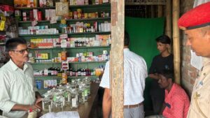 অনলাইন ওষুধ কেনায় কি প্রাণের ঝুঁকি? ই-ফার্মেসি বন্ধের দাবিতে ১২ লক্ষ দোকানদারের বড় পদক্ষেপ