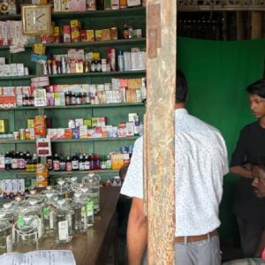 অনলাইন ওষুধ কেনায় কি প্রাণের ঝুঁকি? ই-ফার্মেসি বন্ধের দাবিতে ১২ লক্ষ দোকানদারের বড় পদক্ষেপ