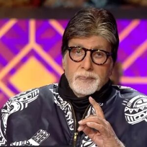 মাঝরাতে অমিতাভের রহস্যময় কবিতা, হঠাৎ কী হলো বিগ বি-র? মাঝরাতে অমিতাভের রহস্যময় কবিতা, হঠাৎ কী হলো বিগ বি-র?