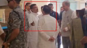 বিধানসভায় মেঝেতে বসে বিক্ষোভ সতীর্থদের, দিল্লিতে মুখ্যমন্ত্রীর সঙ্গে আড্ডায় ঋতব্রত?