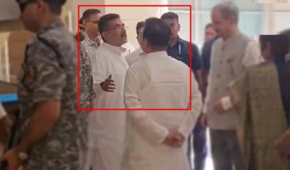 বিধানসভায় মেঝেতে বসে বিক্ষোভ সতীর্থদের, দিল্লিতে মুখ্যমন্ত্রীর সঙ্গে আড্ডায় ঋতব্রত? বিধানসভায় মেঝেতে বসে বিক্ষোভ সতীর্থদের, দিল্লিতে মুখ্যমন্ত্রীর সঙ্গে আড্ডায় ঋতব্রত?