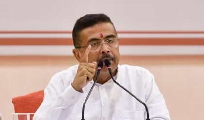 “৩০ লক্ষ নাম বাদ পড়বে?”-অন্নপূর্ণা যোজনা নিয়ে কঠোর বার্তা মুখ্যমন্ত্রী শুভেন্দুর “৩০ লক্ষ নাম বাদ পড়বে?”-অন্নপূর্ণা যোজনা নিয়ে কঠোর বার্তা মুখ্যমন্ত্রী শুভেন্দুর
