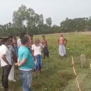 ভারত-বাংলাদেশ সীমান্তে কাঁটাতার নিয়ে বিবাদ! কেন বাধা দিচ্ছে বিজিবি? জানুন বিস্তারিত ভারত-বাংলাদেশ সীমান্তে কাঁটাতার নিয়ে বিবাদ! কেন বাধা দিচ্ছে বিজিবি? জানুন বিস্তারিত
