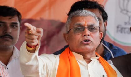 ‘সবকিছুর তদন্ত হবে’,-শিল্পীদের সুর বদল নিয়ে মুখ খুললেন দিলীপ ঘোষ