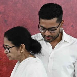 “আইনি জালে মমতা-অভিষেক”-পৃথক থানায় দায়ের একাধিক FIR, বাড়ছে রাজনৈতিক চাপ “আইনি জালে মমতা-অভিষেক”-পৃথক থানায় দায়ের একাধিক FIR, বাড়ছে রাজনৈতিক চাপ