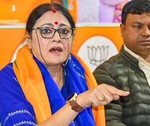 “৩ হাজার টাকার জন্য ১২ পাতার ফর্ম!”-কেন এতো ঝক্কি? সাফাই দিলেন অগ্নিমিত্রা “৩ হাজার টাকার জন্য ১২ পাতার ফর্ম!”-কেন এতো ঝক্কি? সাফাই দিলেন অগ্নিমিত্রা